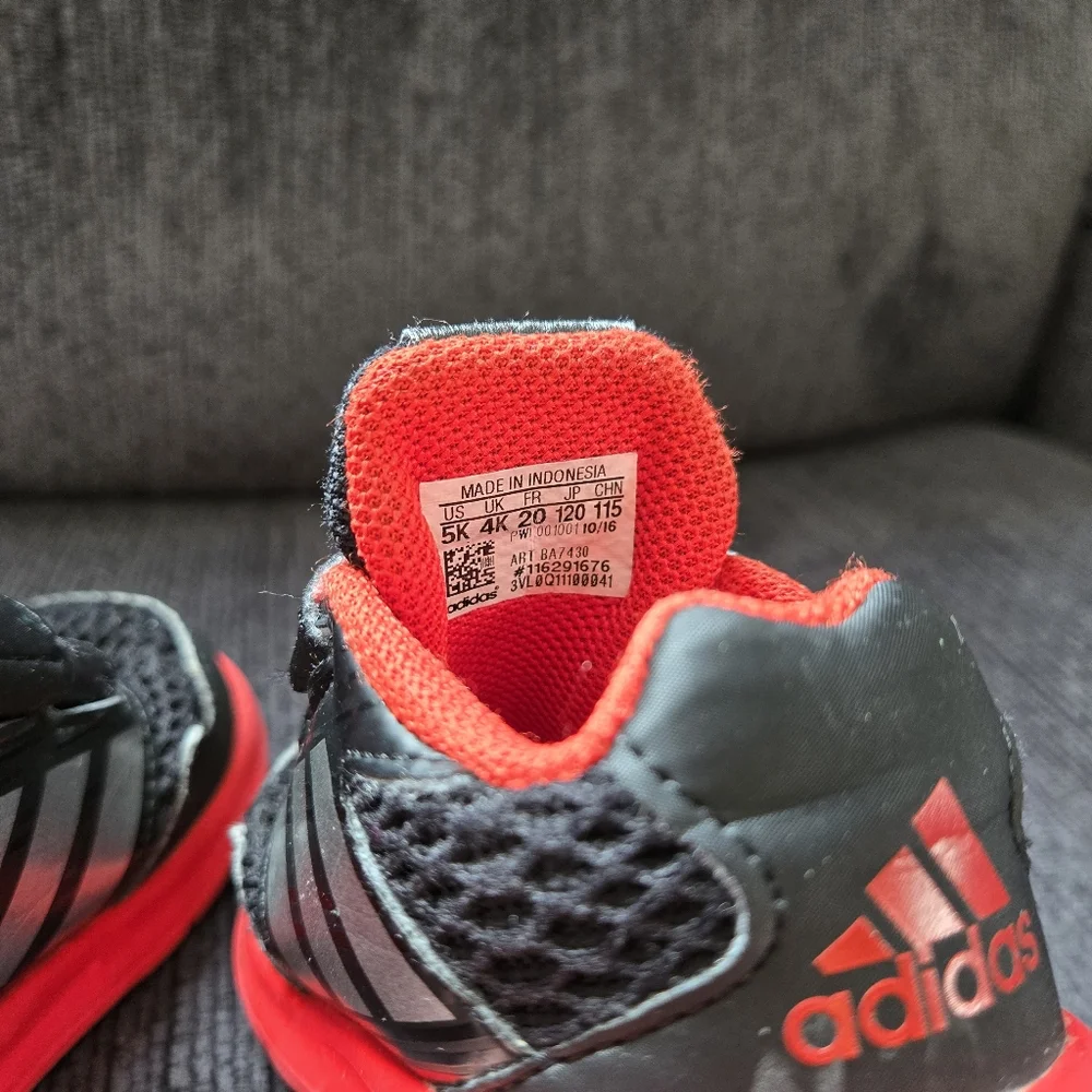 Adidas Kids Toddler Black and Red Sneakers - Picture 13 of 13